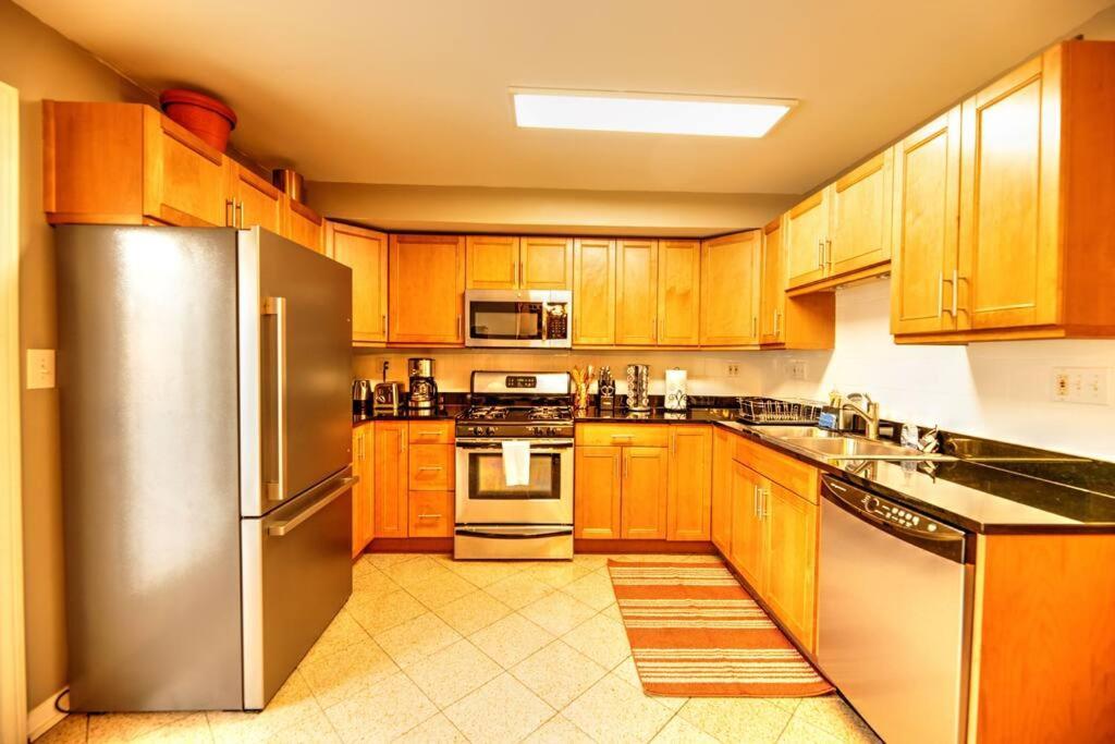 Spacious Row Home Next Transit Near Downtown W Parking Chicago Luaran gambar