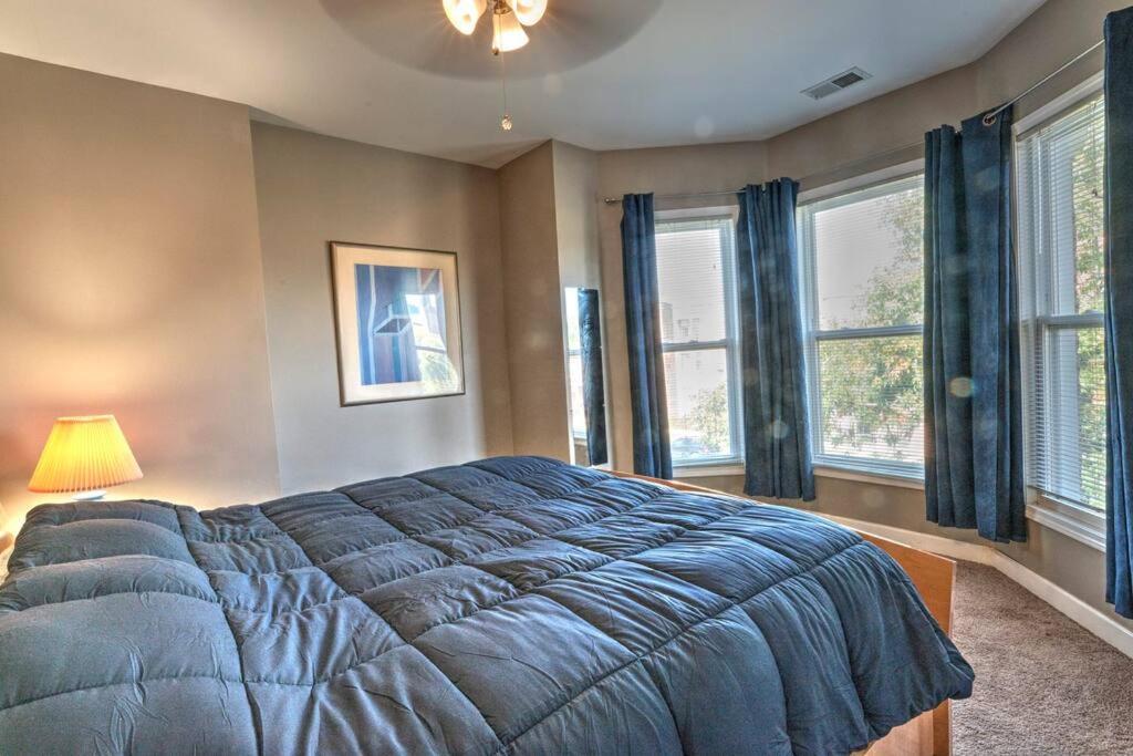 Spacious Row Home Next Transit Near Downtown W Parking Chicago Luaran gambar
